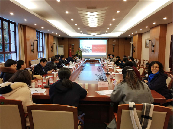 我校在中紡經貿專指委年會作《高職智庫的黎大思考》主題發言，探討經貿咨詢新路徑